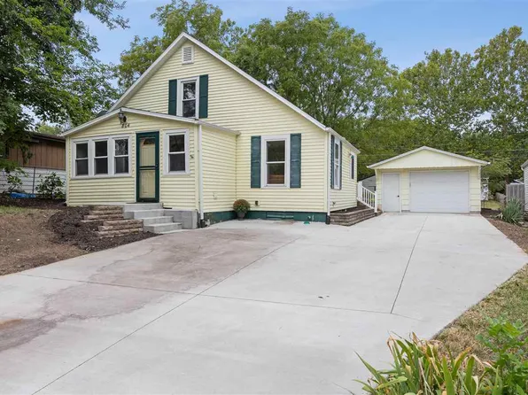 804 6th Ave, Coralville, IA 52241