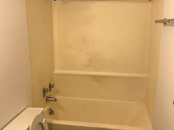 3rd image of 936 Lehua Ave APT 203