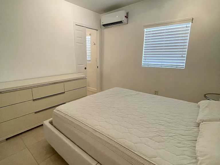335 Georgia St — Photo 12
