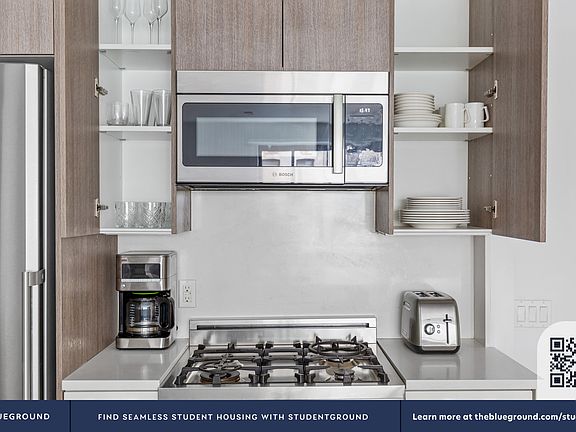 5th image of 311 W 50th St APT 6D