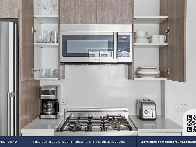 311 W 50th St #6D — Photo 6