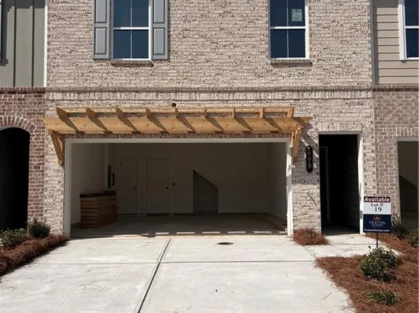 669 Sunstone Ln, Lawrenceville, GA 30043