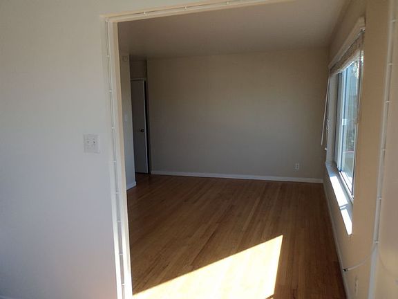 5th image of 600 Laurel St APT 8