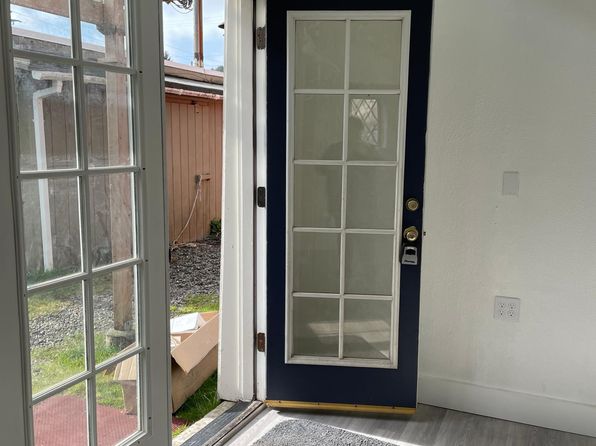 124 Lake St SE #3