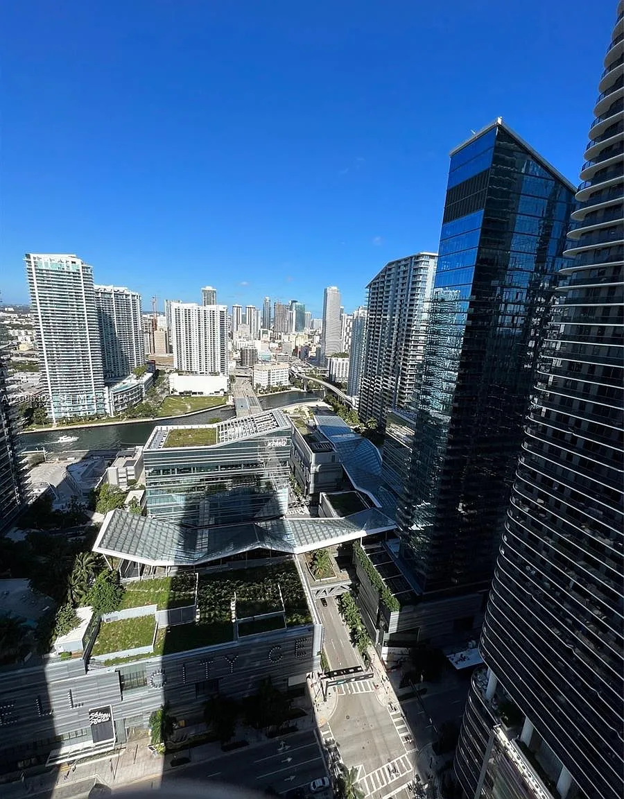 Brickell Heights East Con — Photo 2
