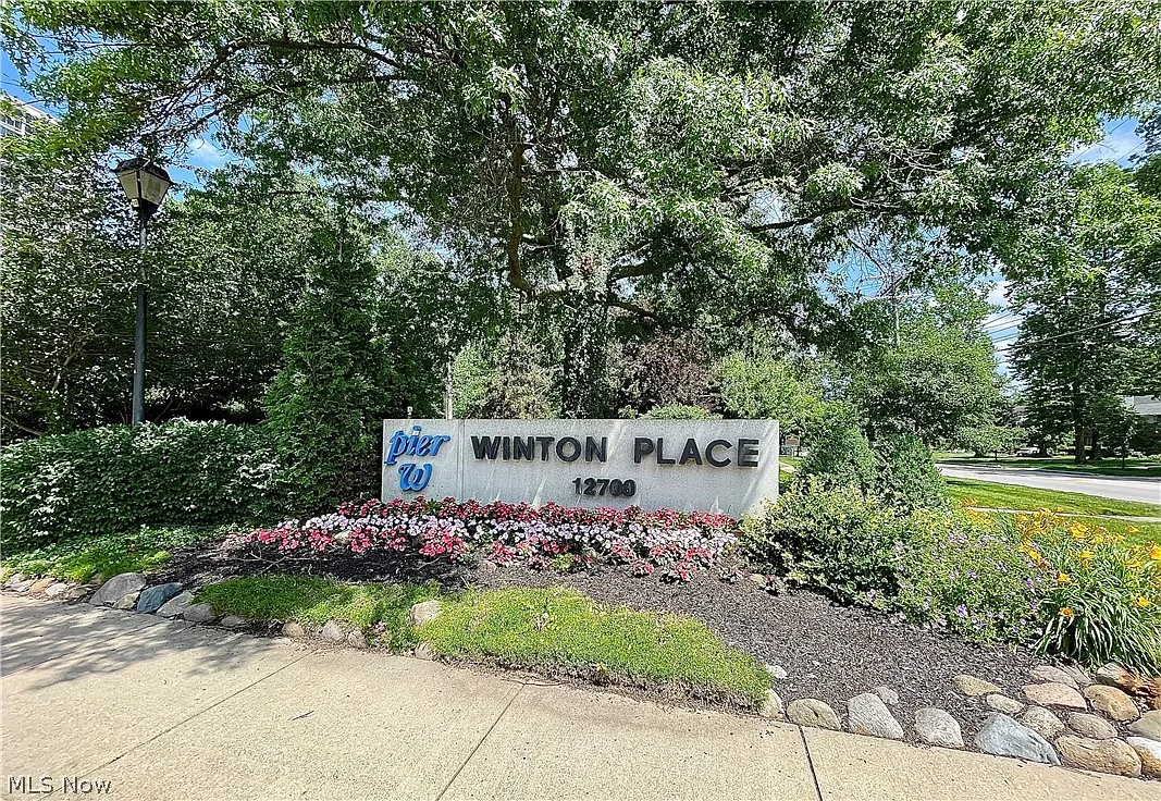 3 bed, 2.0 bath, 1842 sqft, $3,100 — Photo 2