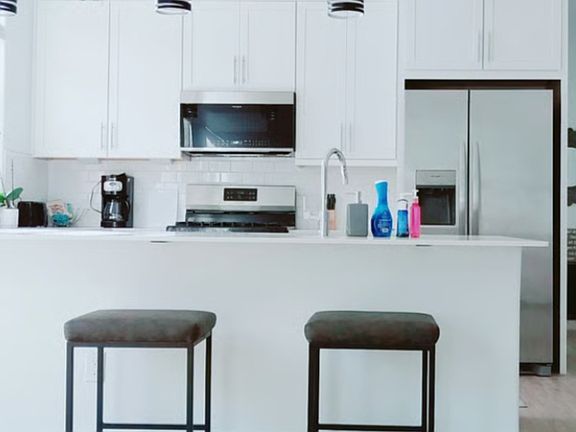 5th image of 19249 W Hazelwood St #B
