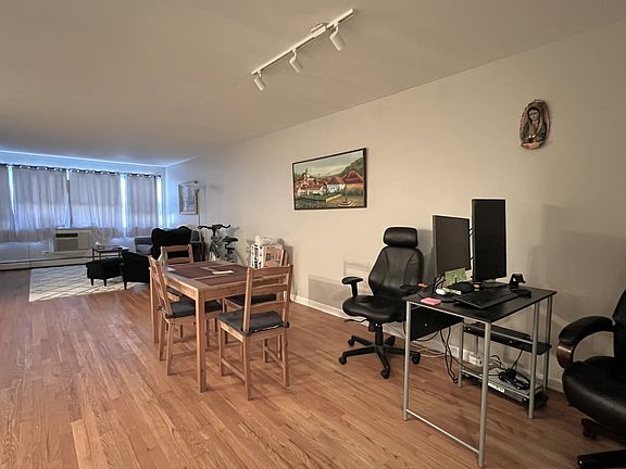 3rd image of 1930 W Estes Ave APT 203
