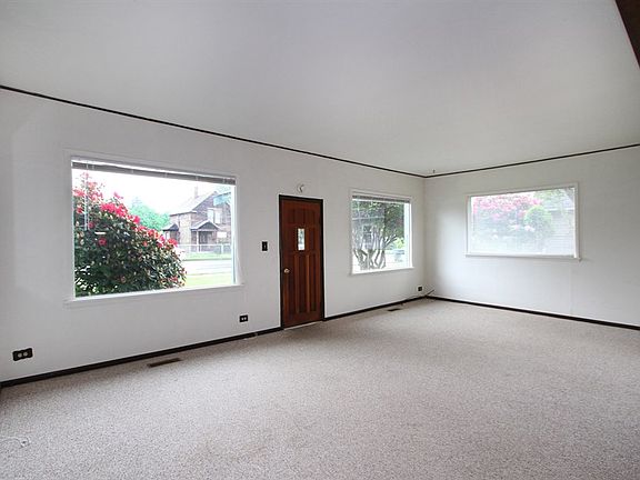 5th image of 322 Pine Ave