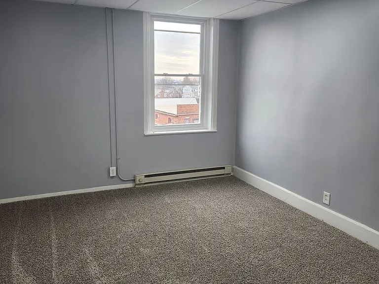 110-118 E Center St — Photo 9