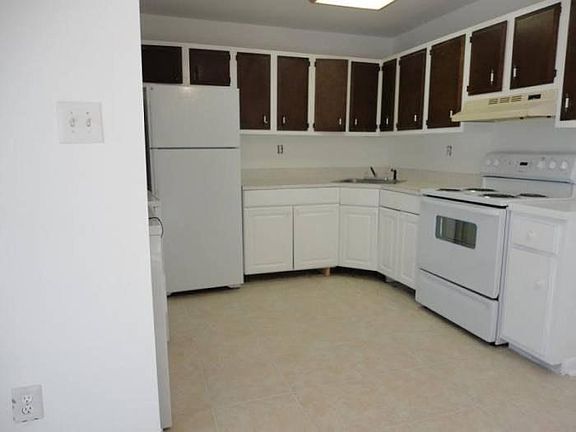3rd image of 5138 Vivian Ct
