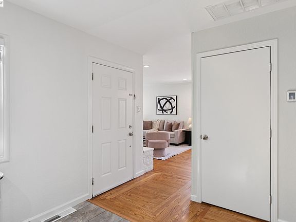 5th image of 15040 Costela St