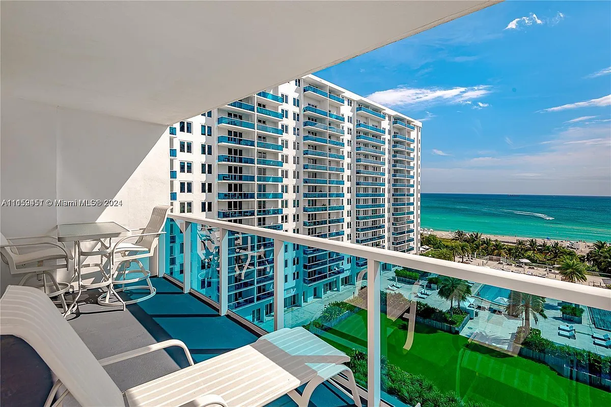 Building Photo - 2301 Collins Ave #938