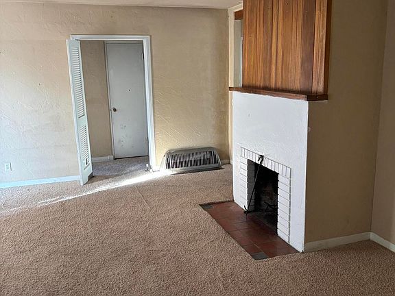 3rd image of 1604 Cardenas Dr NE