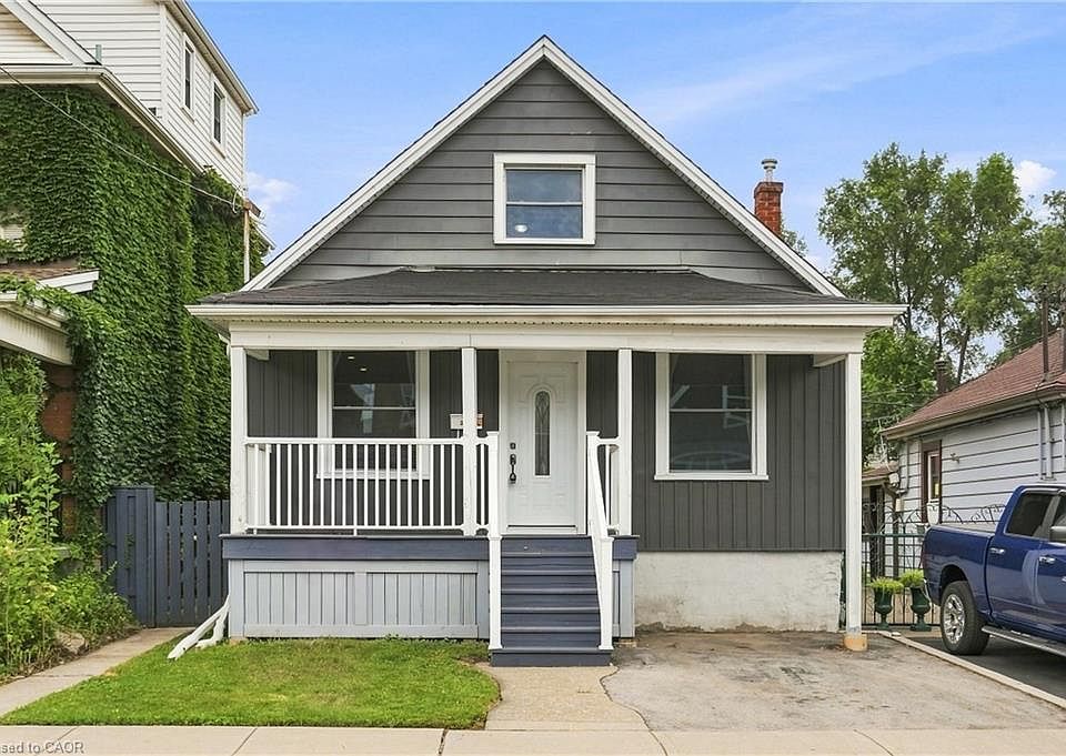 1st image of 241 Rosslyn Ave N