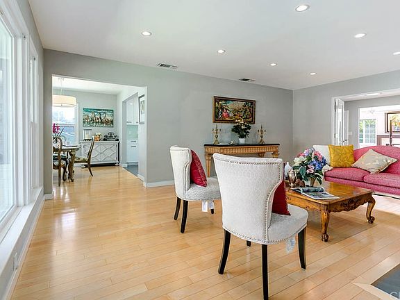 4th image of 948 Kingsley Dr