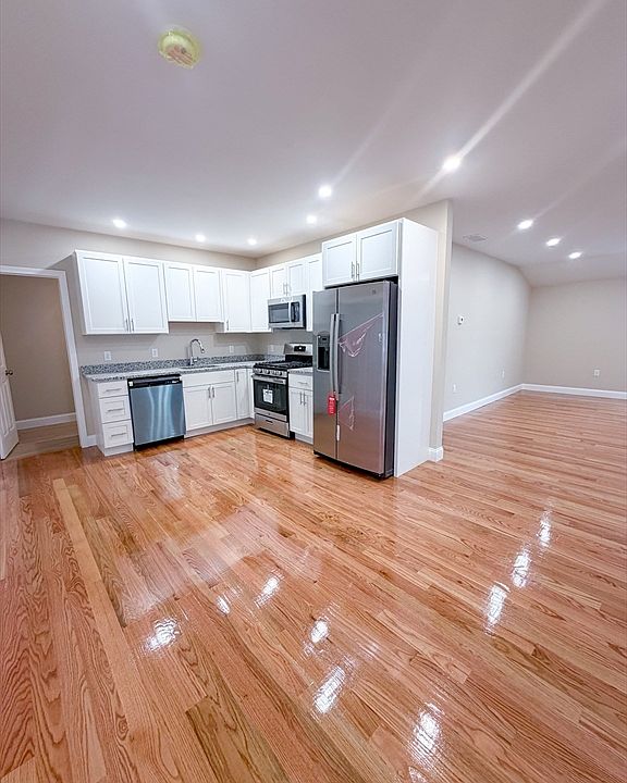 1st image of 50-50 Temple St #52