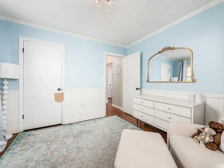 2048 Jervis Rd — Photo 18