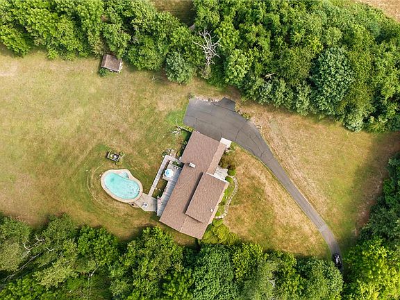 3rd image of 5796 Beverly Hills Rd