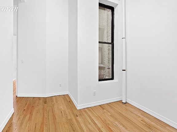 5th image of 416 W 52nd St #17