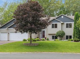 7141 Yorktown Ln N, Maple Grove, MN 55369