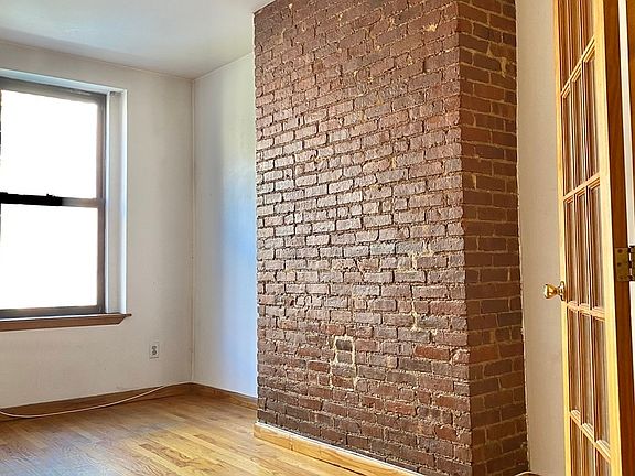 3rd image of 22 Saint Marks Pl #9