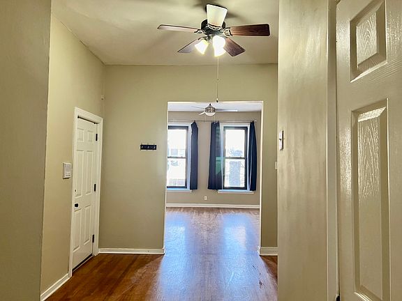 3rd image of 2119 W Belmont Ave #2FF