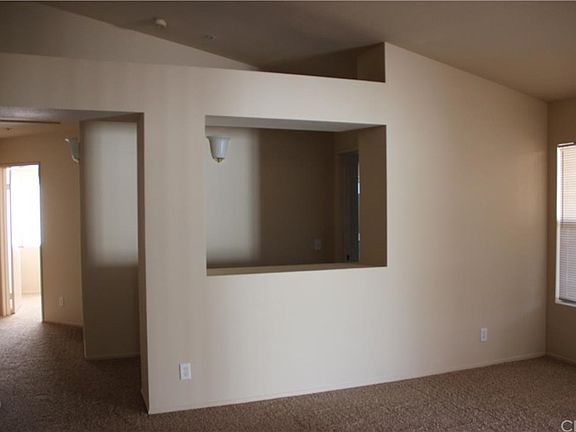 3rd image of 7482 Catalpa Ave
