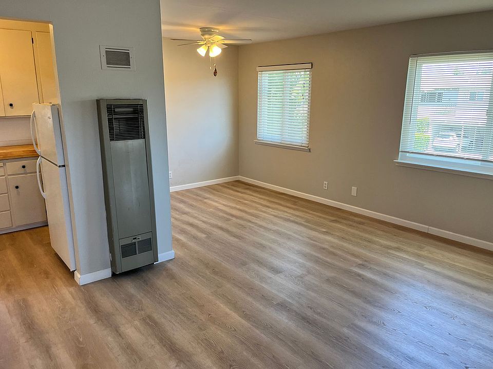 1st image of 1822 Amelia Way APT 3