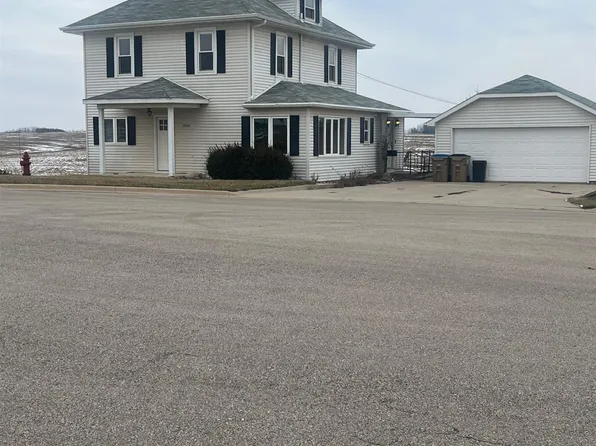 7494 Iowa St, New Vienna, IA 52065
