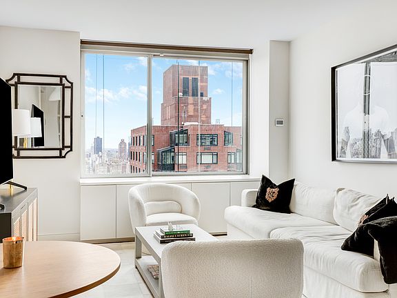 4th image of 111 W 67th St APT 34F