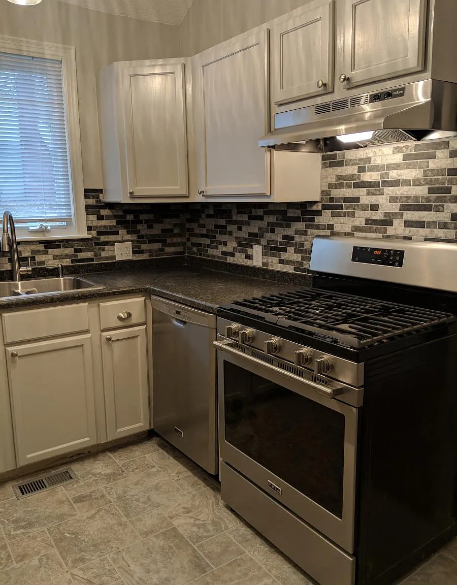 2 bed, 884 sqft, $1,925 — Photo 3