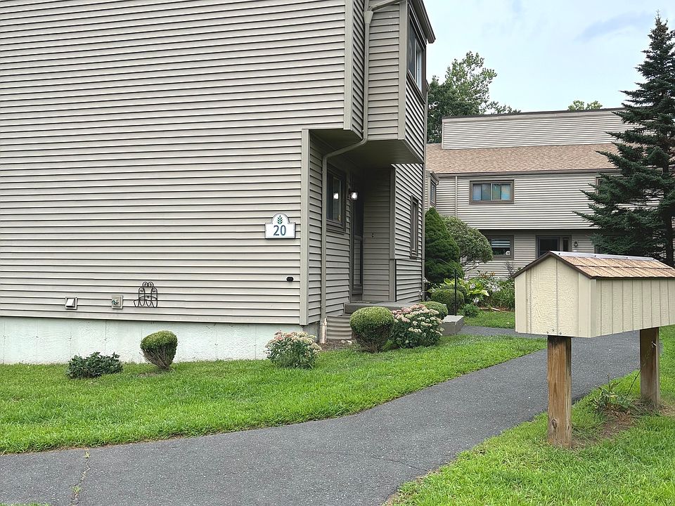 1st image of 20 Greenbriar Dr APT A