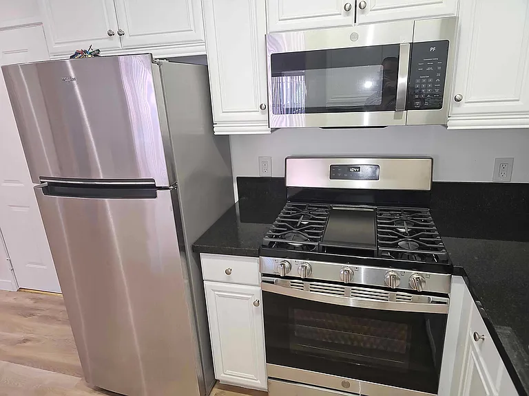 Fruitland Dr — Photo 16