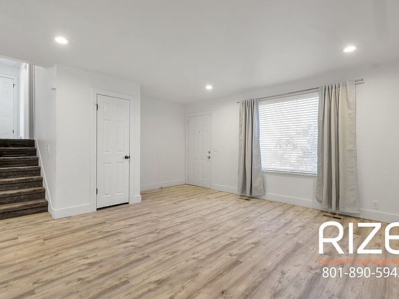 2nd image of 10223 S Countrywood Dr