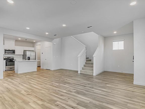 3rd image of 124 Clownfish Street