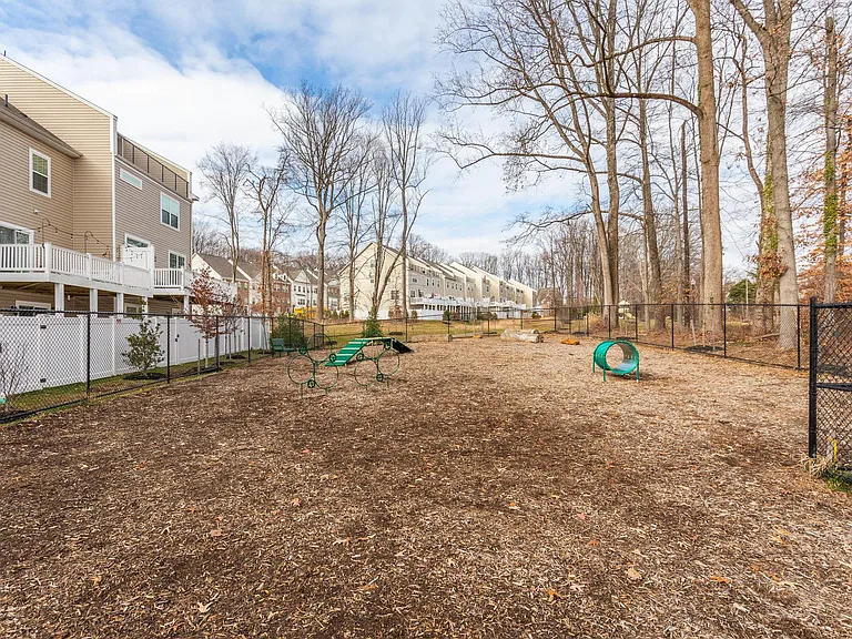 1295 Orchid Rd — Photo 44