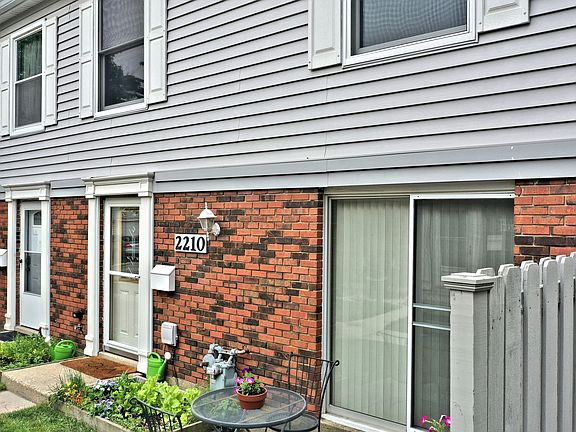 3rd image of 2210 Dorchester Ct Unit 2210
