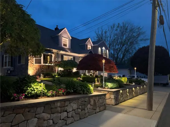62 Andrews Ave Floor 2, West Warwick, RI 02893