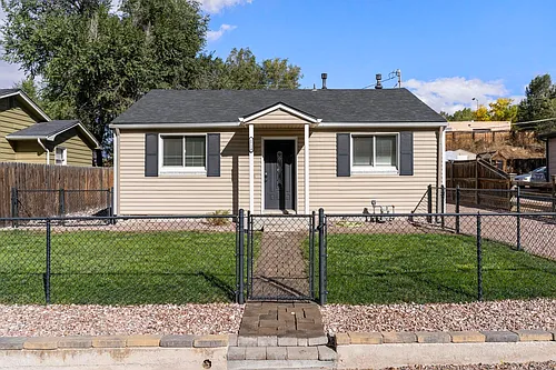 1724 Armstrong Ave Photo 1