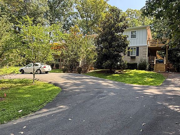 2nd image of 927 Leigh Mill Rd #A