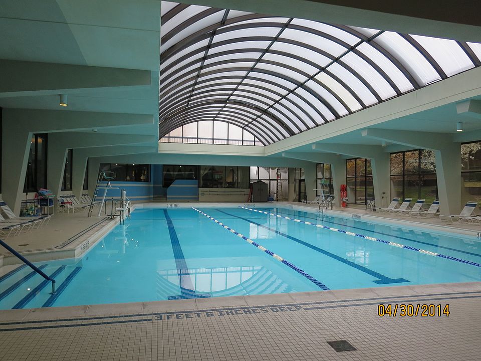 1st image of 2 Bay Club Dr APT 3D