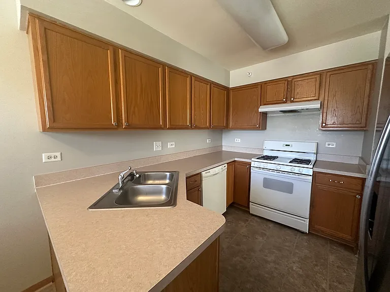 2503 Dickens Dr — Photo 10