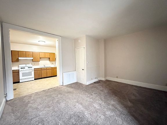 4th image of 909-911 N 10th St #2
