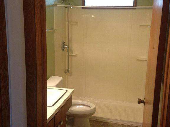 5th image of 1411 Maplewood Dr