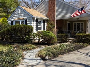 10 Winthrop St, Medway, MA 02053