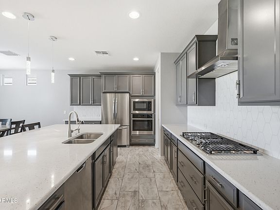 5th image of 41370 W SOMERSET Drive