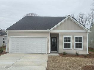827 Schoolfield Dr, Sneads Ferry, NC 28460