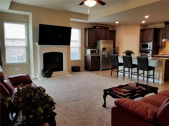 2nd image of 4717 Bungalow Dr