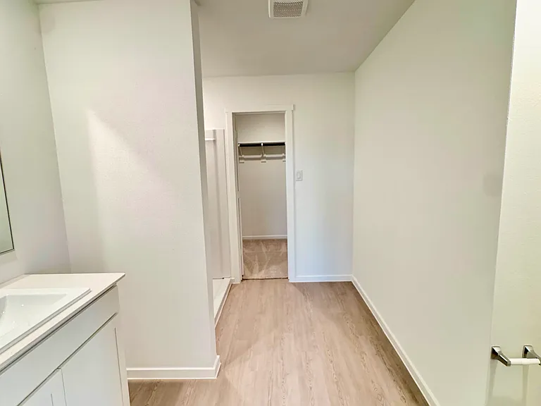 4224 Jutland Dr — Photo 7